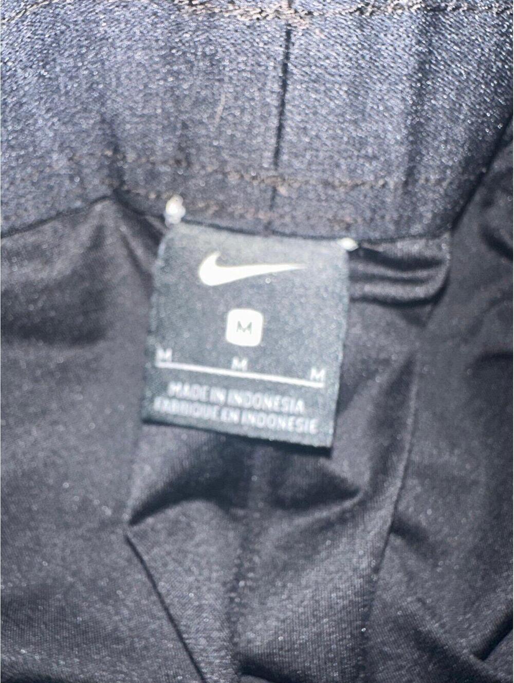 Nike - Picture 3 of 3